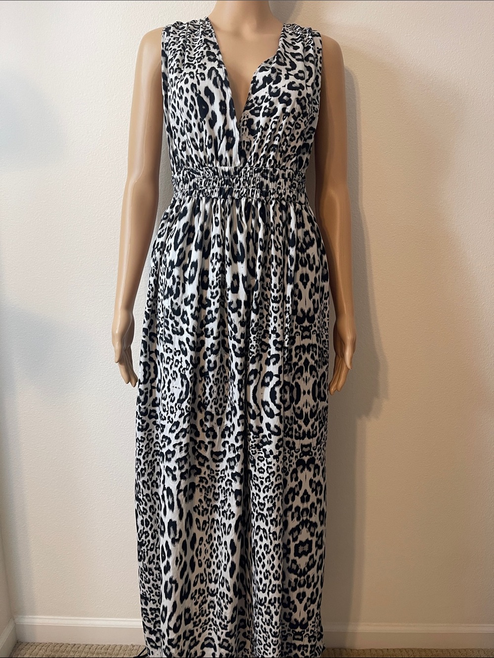 America & Beyond Maxi Deep V-Neck Leopard Print Sleeveless